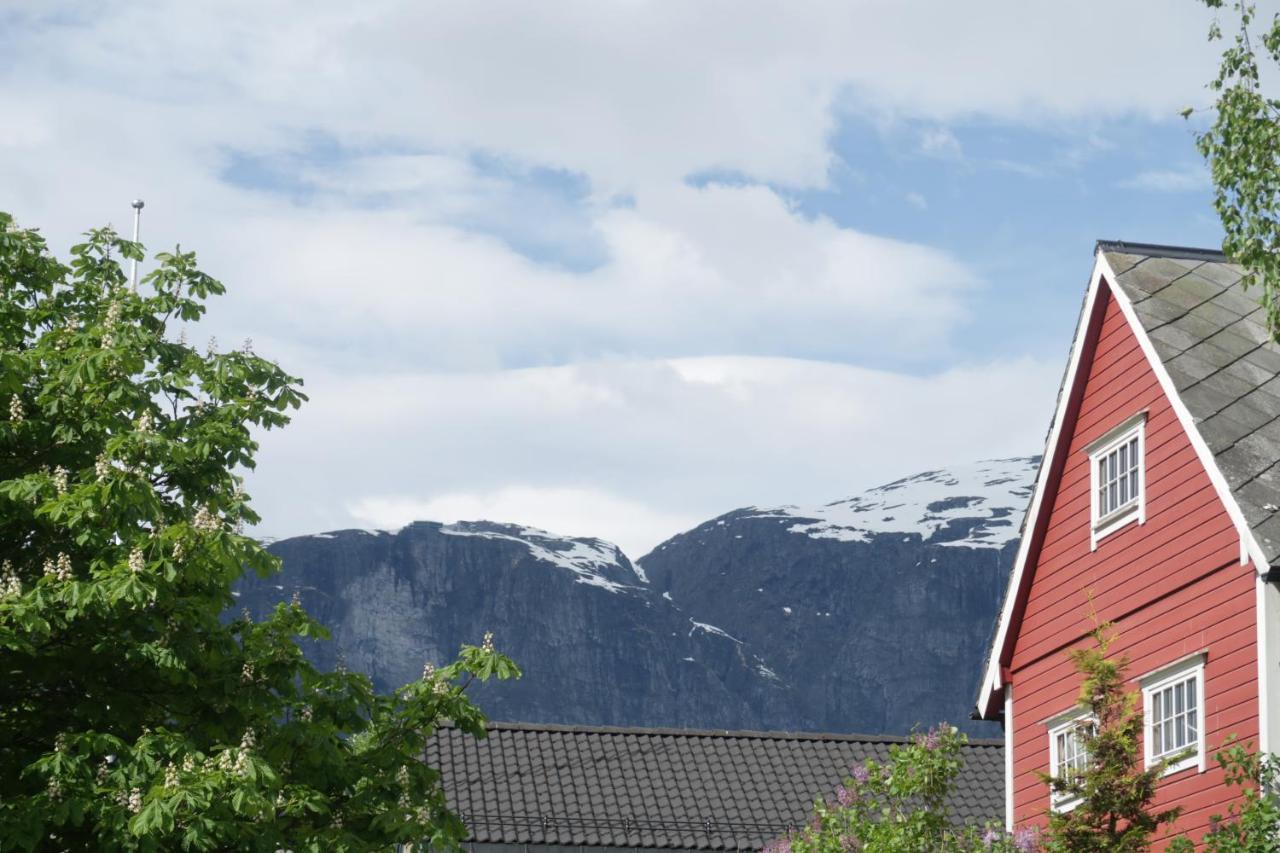 Panorama leiligheter i Olden med fjordutsikt - Høy standard! Eksteriør bilde