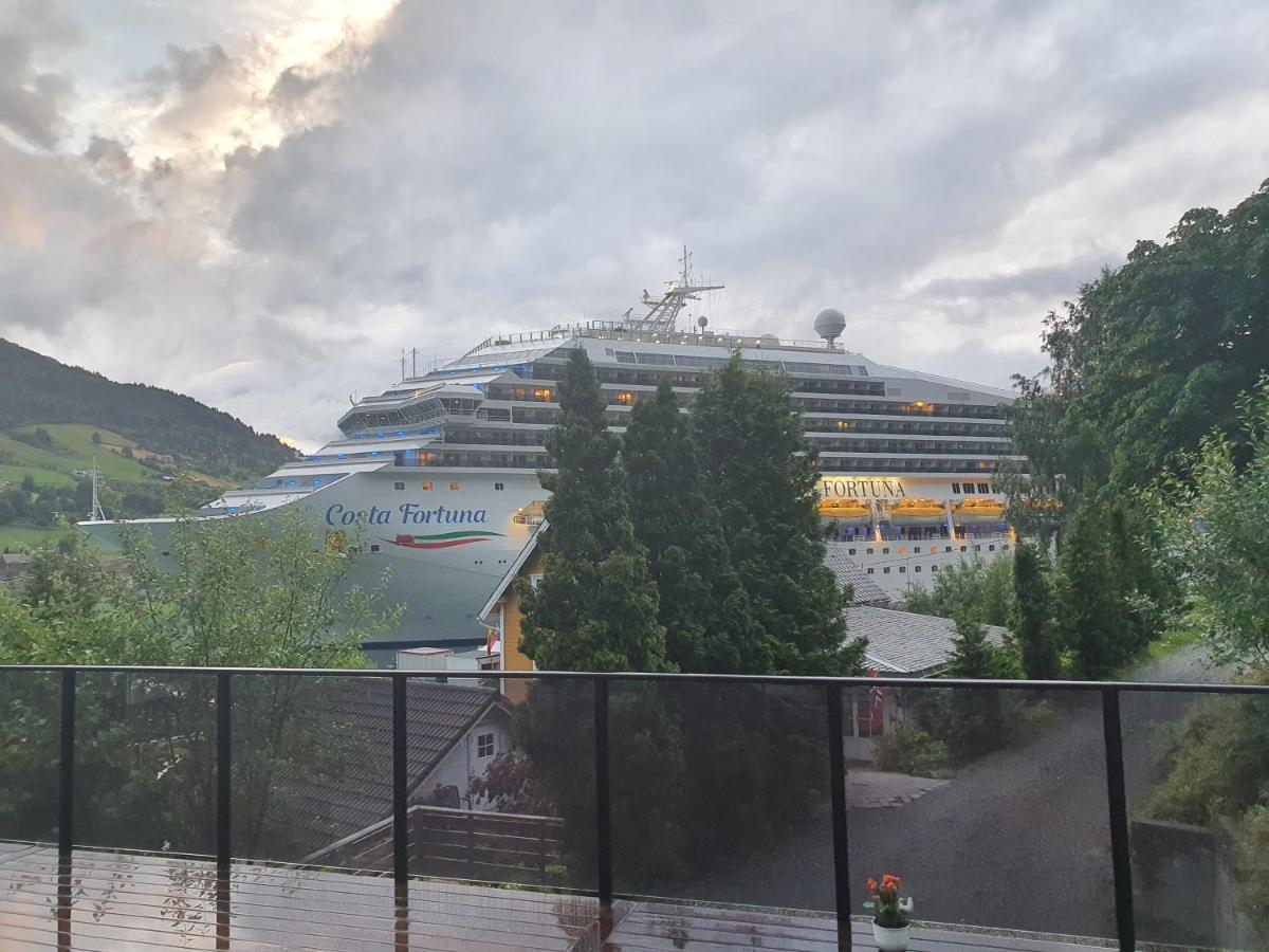 Panorama leiligheter i Olden med fjordutsikt - Høy standard! Eksteriør bilde